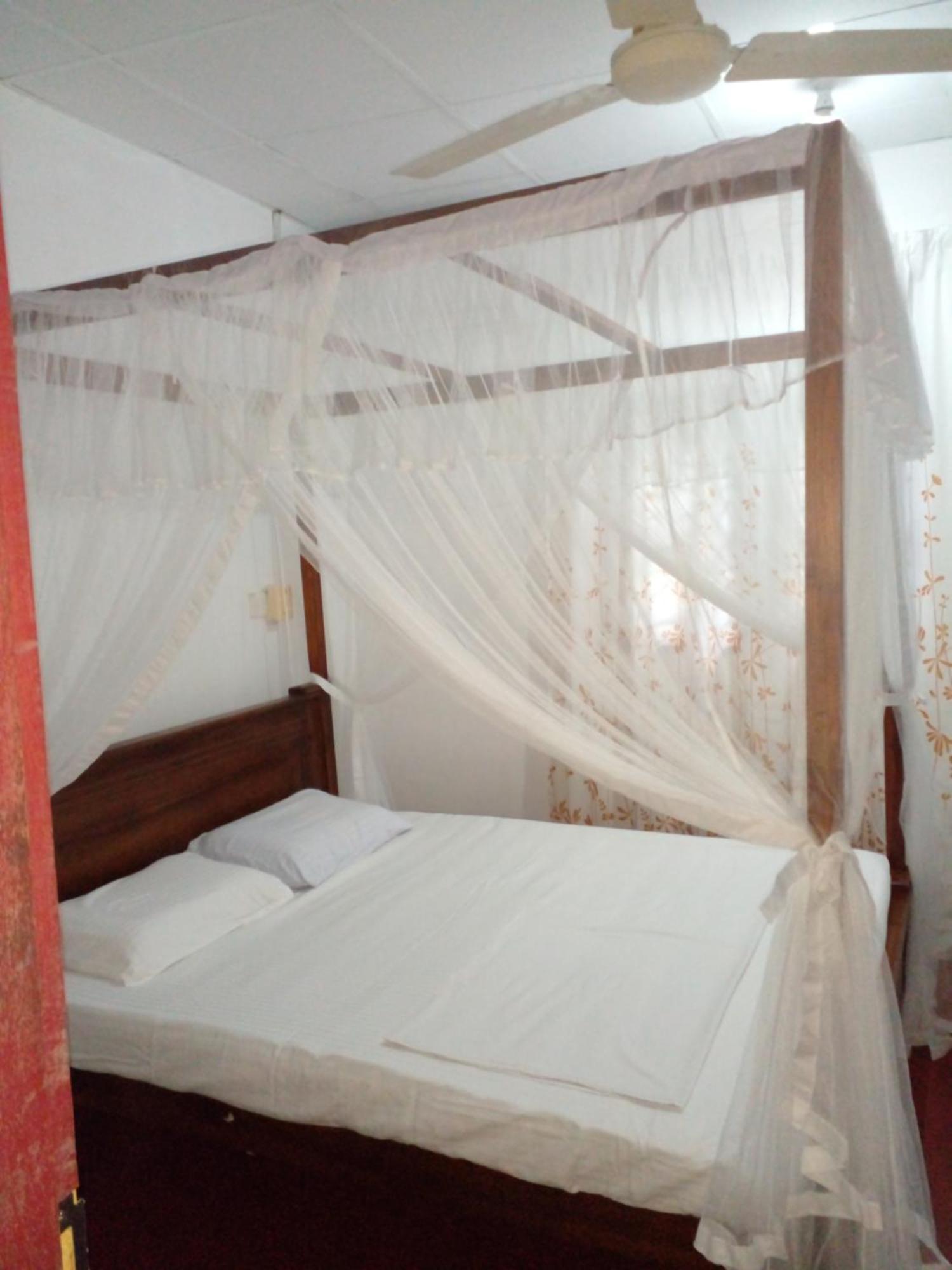 Coco One Holiday Inn Мирисса Номер фото