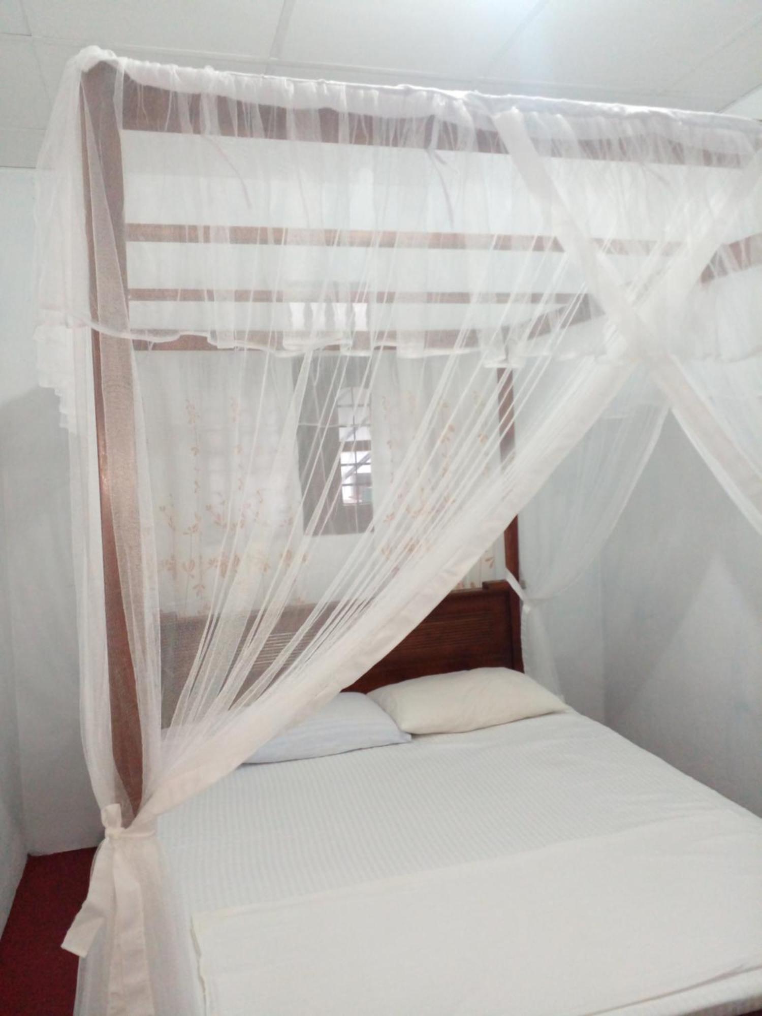 Coco One Holiday Inn Мирисса Номер фото